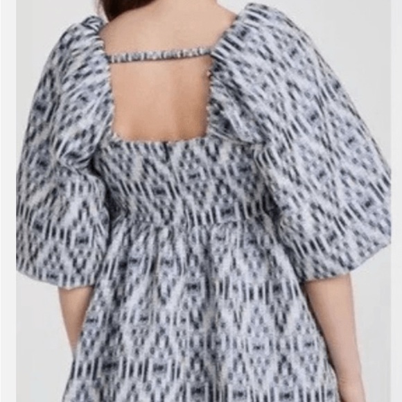 Chic Monochrome Patterned Mini Dress - Picture 2 of 6